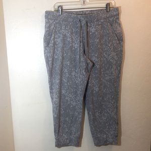 Lululemon Sweatpants Sports Two Pockets Size 12.